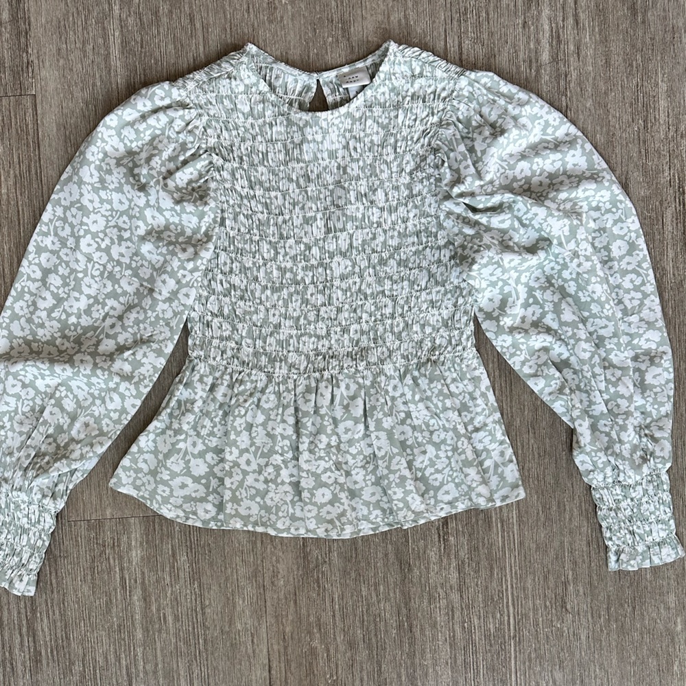 Women’s Green and White Patterned Blouse